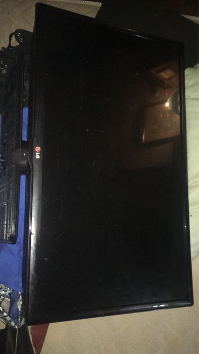 Tv lg boa a trabalhar so nao tem o cabo de alimentacao