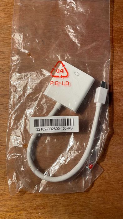 Diversos cabos e adaptadores para Apple