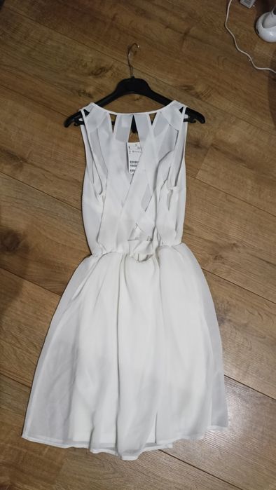 Śliczna sukienka .XXS. H&M. Ecru.