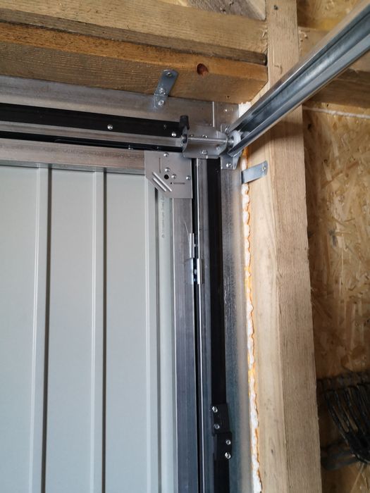 Brama uchylna z drzwiami 3000x2100 antracyt brąz czarna uchył