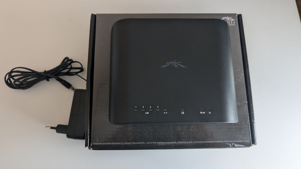 WiFi роутер Ubiquiti AirRouter HP