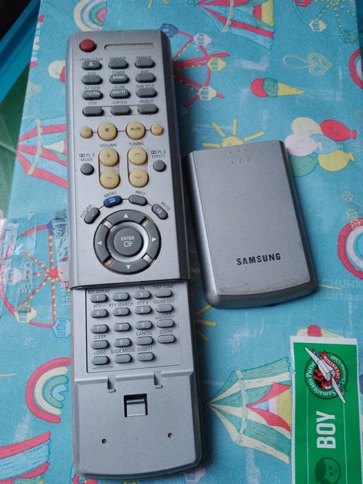 Pilot Samsung z rozsuwaną klawiatura szary