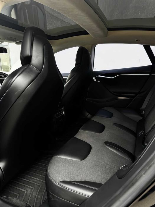 Tesla Model S 100D      2017