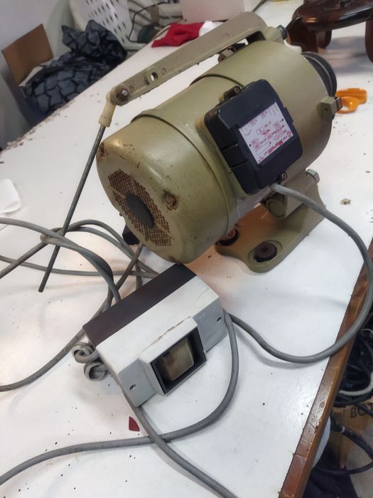 Motor de máquinas de costura trifasico