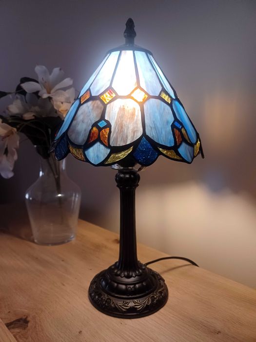 Śliczna Lampa Witrażowa w Stylu Tiffany