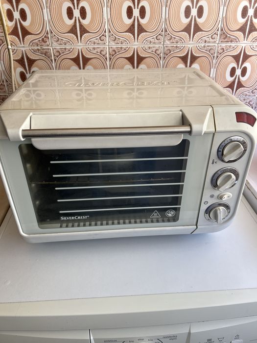 Forno pequeno branco