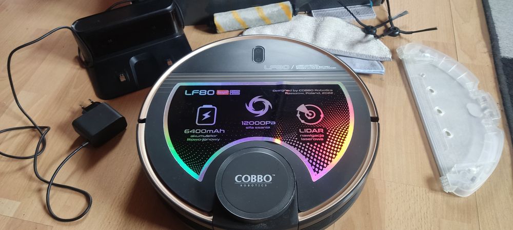 Cobbo LF 80 robót odkurzający, mopujący