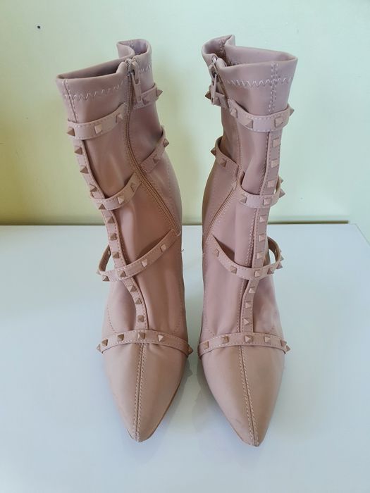 Botki beżowe szpilki 38