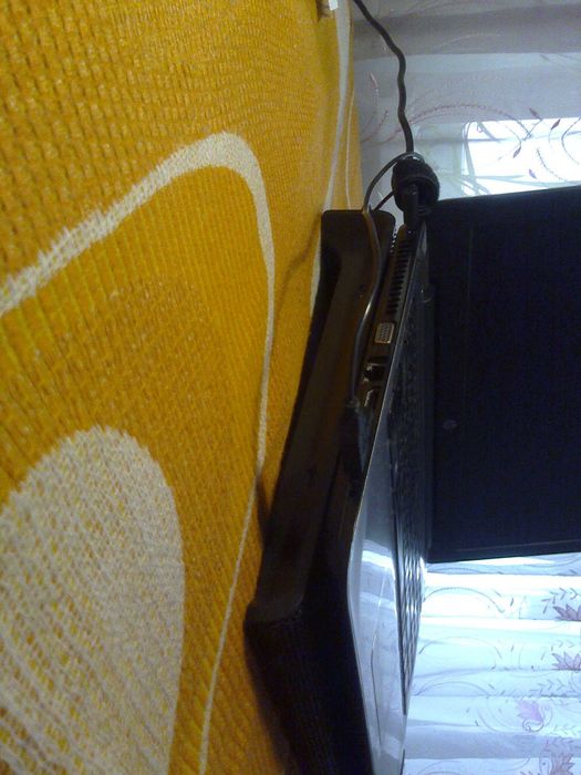 Продам підставку під ноутбук "Trust" (два вентилятори охолодження)