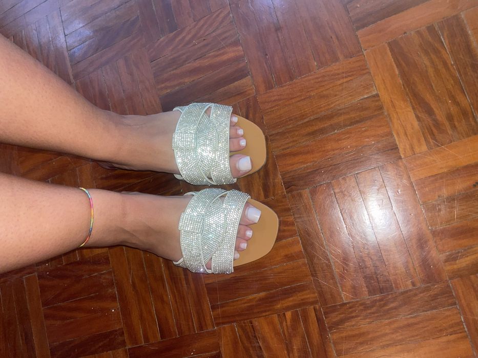 Chinelos com Brilhantes