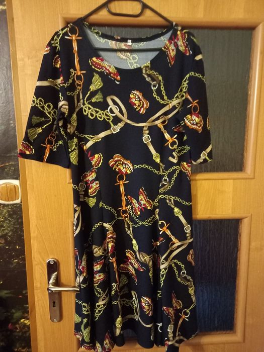 Sukienka z krótkimi rękawkami