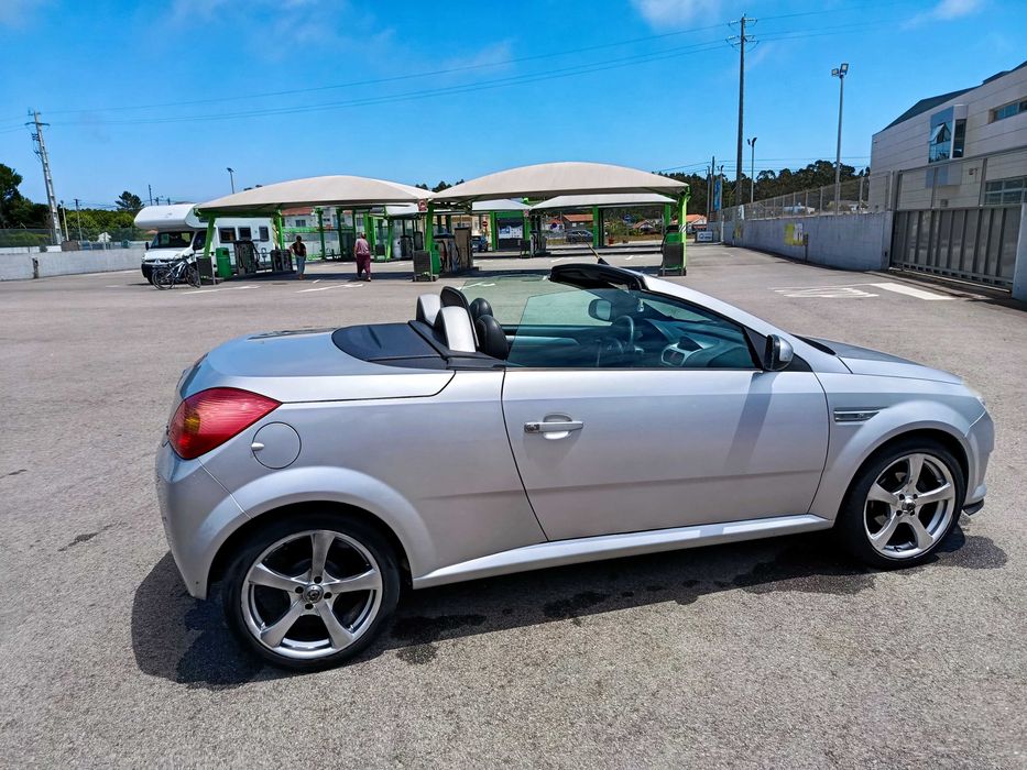 Carro cabrio Opel Tigra Twin Top