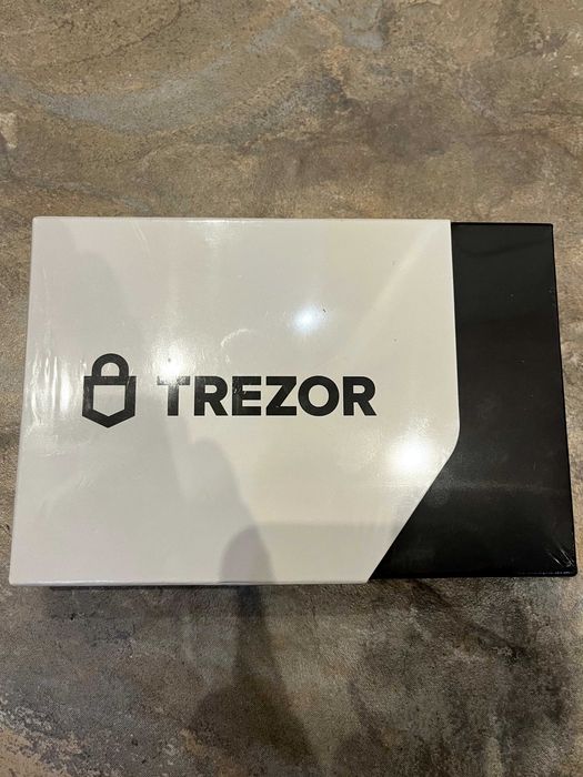 Криптогаманець Trezor Model T. Новий, запакований. Трезор