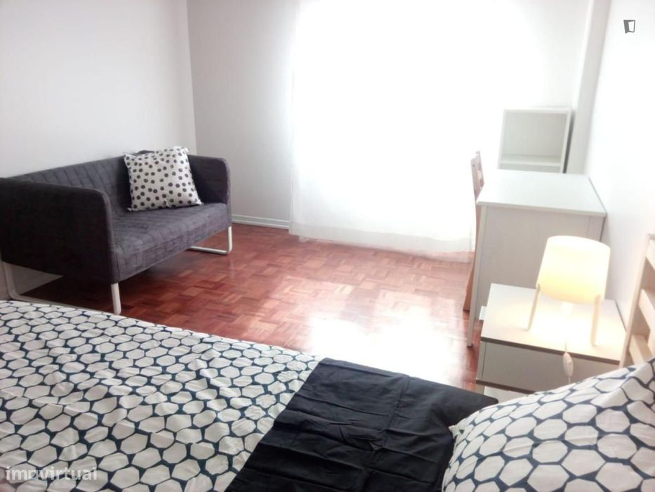 Quarto - localizado em Benfica Lisbon