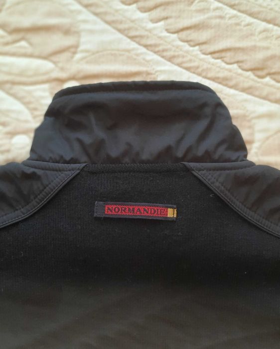 Camisola 100% pura lã, com fecho 1/4 - nova