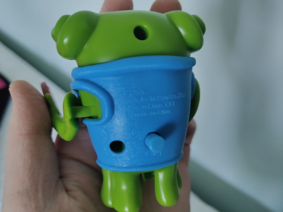 Trzy figurki z happy meal Mc Donalds