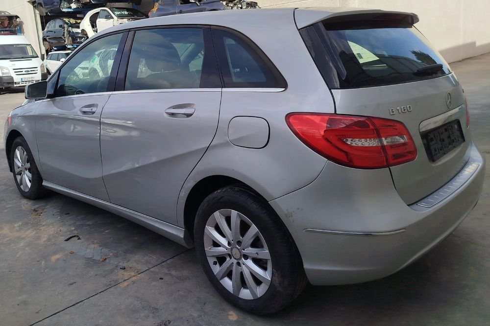 Para peças MERCEDES-BENZ Classe B (W246, W242)