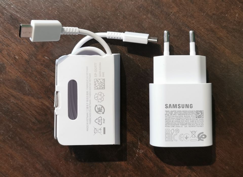 Ładowarka SAMSUNG 25W z kablem USB typ C do C 1m Biała