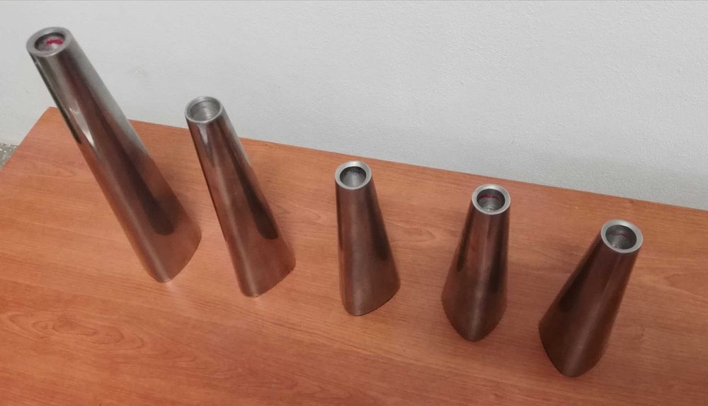 Castiçais prateados Ikea