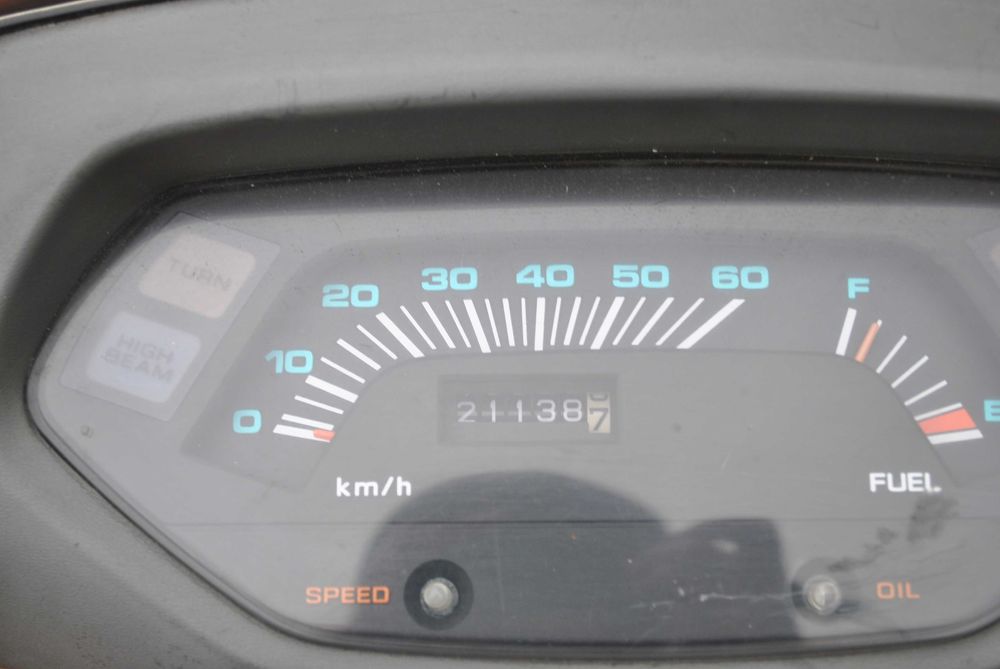 Двомісний японський мопед Honda LEAD AF-20 49см3