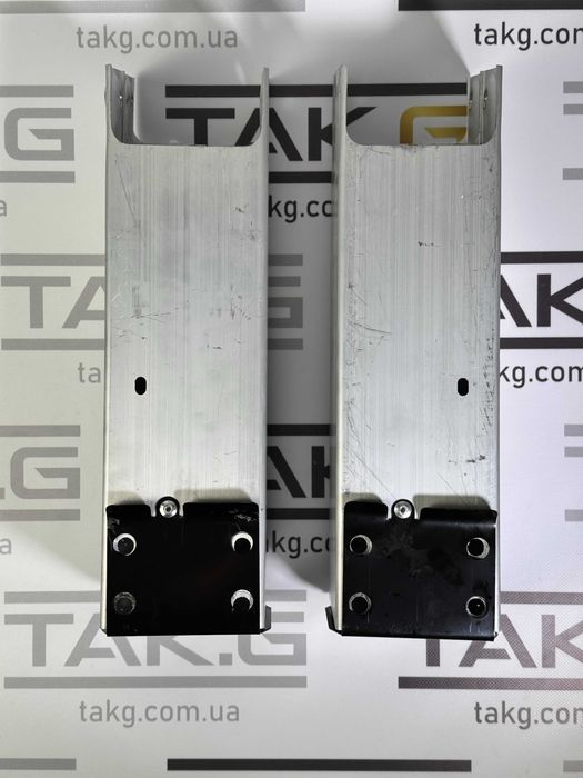 Кронштейн лонжерон підсилювача низ верх клики пятаки Tesla 3/Y шабля