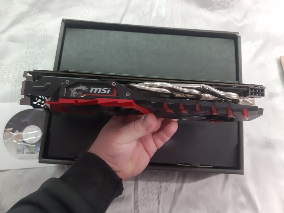 Продам видеокарту Geforce GTX1080 TI GAMING  X 11G OC