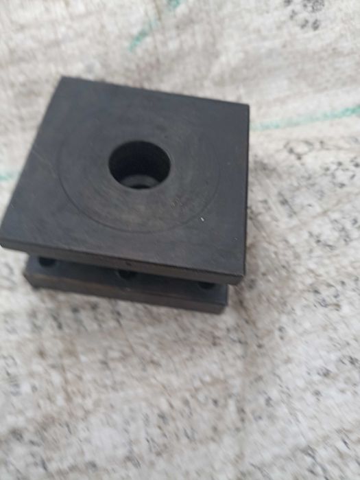 Різцетримач на ТВ-3,4,6,7, ТВШ, ТВ-16, болти, ключі.