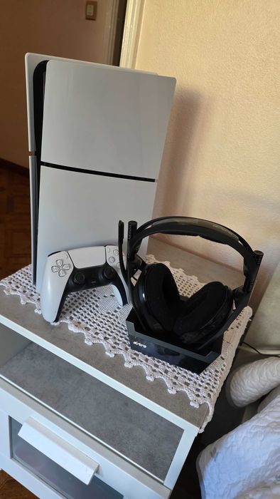Playstation 5 slim 1 TB + astro a50 gen4