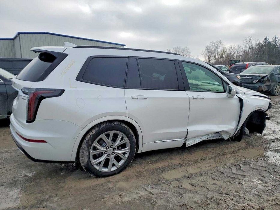 двери Cadillac хт6 , хт4