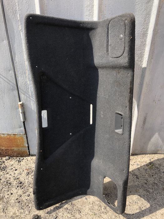 продам обшивку багажника ауди а8 д2