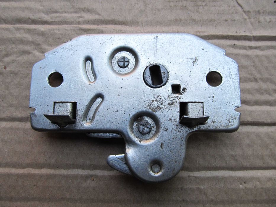 Замок крышки багажника опель аскона