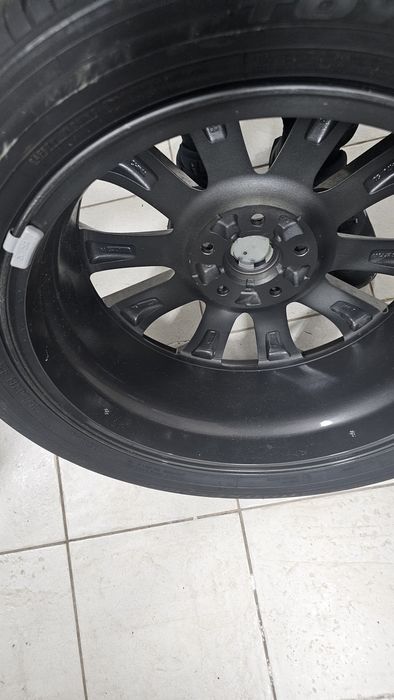 Jante com pneu novo mazda cx30