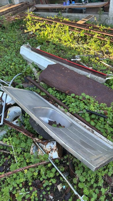 Compro sucata faço recolha limpeza de garagem terrenos etc