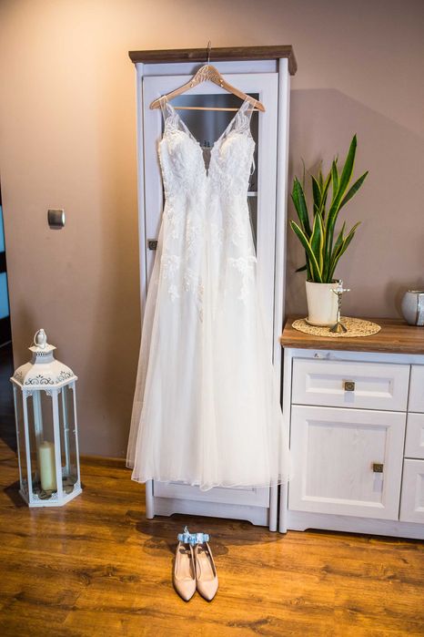 suknia ślubna. firma Lauren. rozmiar 34/36