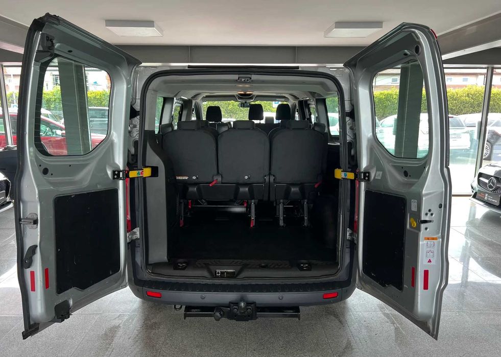 Wynajem busa 9 osobowego, wyjazdy krajowe i zagraniczne + BOX dachowy