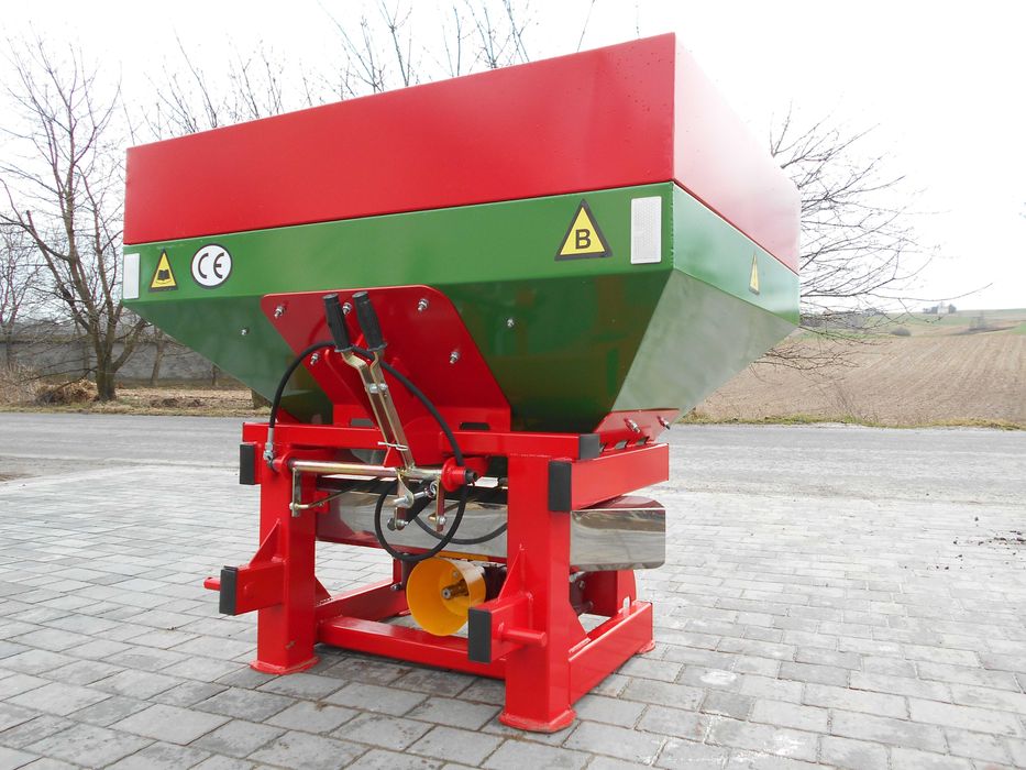Rozsiewacz nawozów 600 - 1200l HYDRAULICZNY malowany/ocynk OD RĘKI