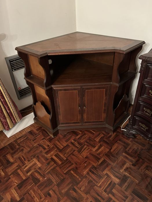 Mesa meia lua e comodas