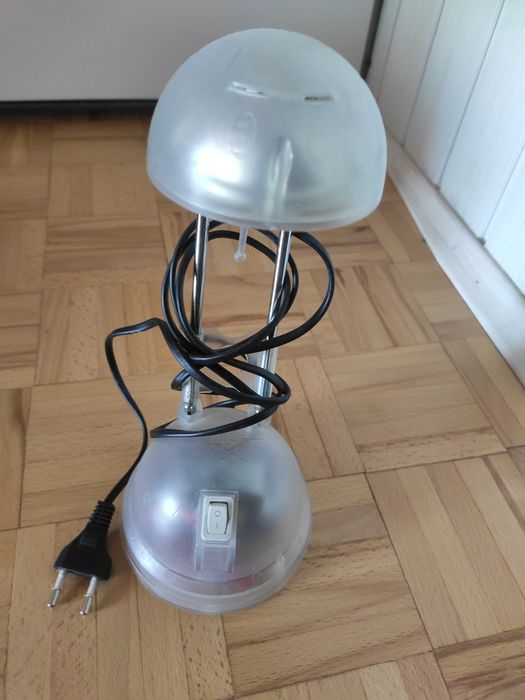 Lampka na stolik