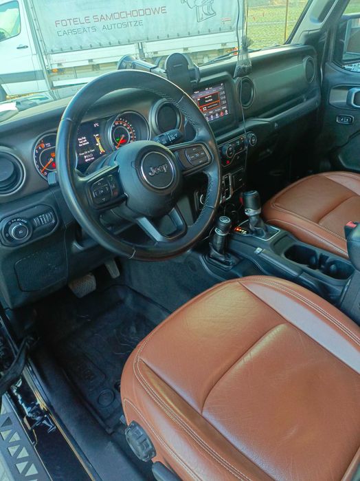 Jeep Wrangler 3,6 czarny automat