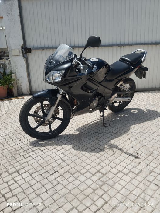 Honda CBR 125r a trabalhar bem