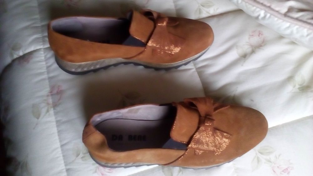 Sapatos com sola de borracha