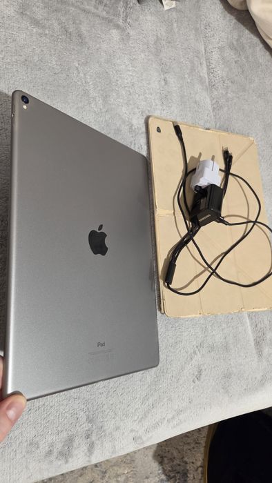 Tablet Apple iPad Pro 12.9" 2. generacji (2017) – Ekran 120Hz | Zestaw