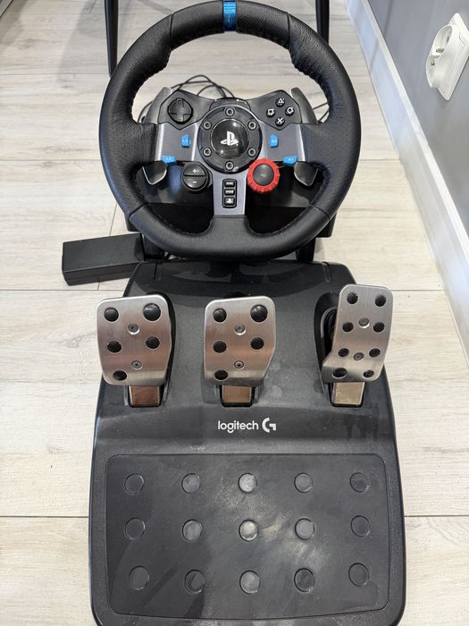 Logitech G29.