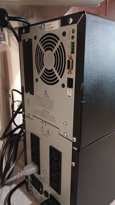 ДБЖ Smart-UPS 2200VA з АКБ