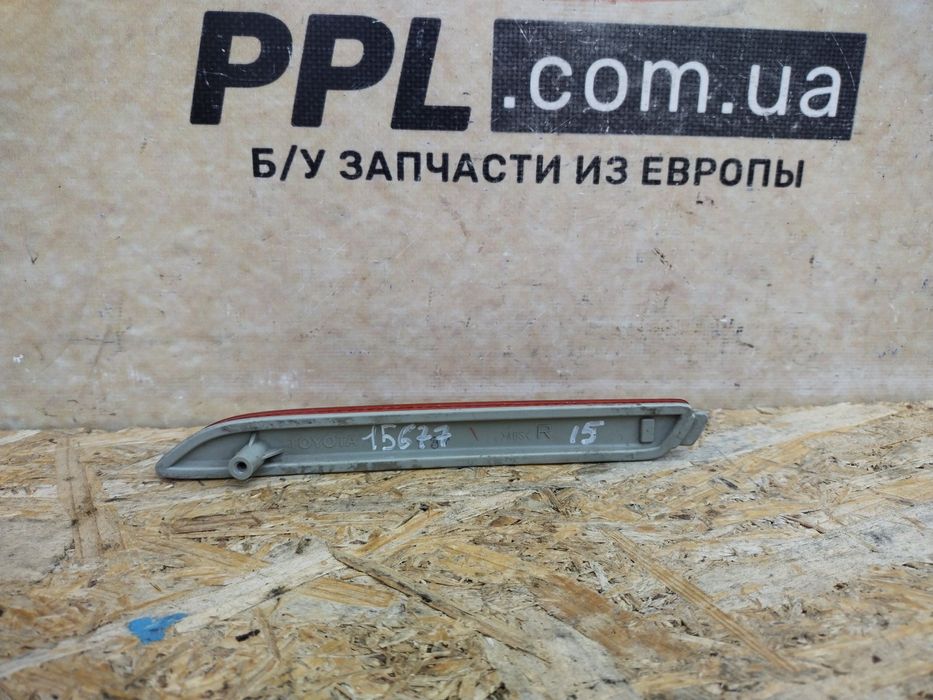 Toyota Rav4 V 2018- Отражатель катафот заднего бампера правый