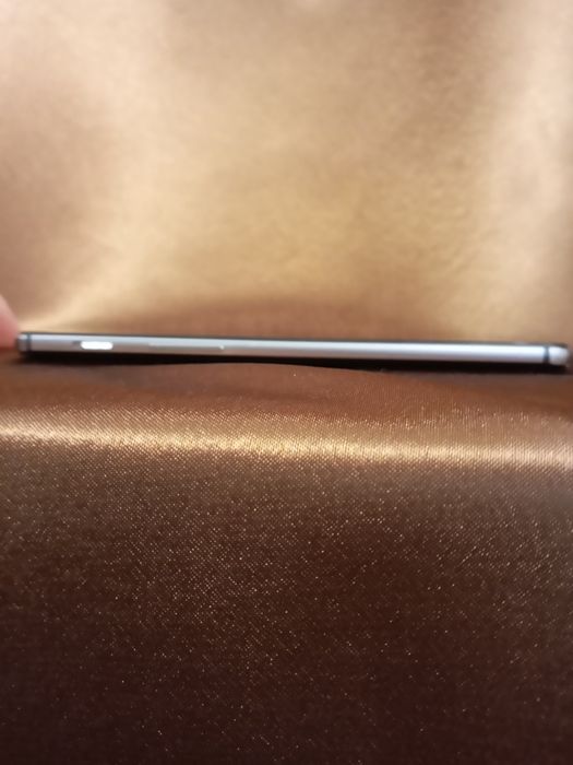 Смартфон OnePlus 3T