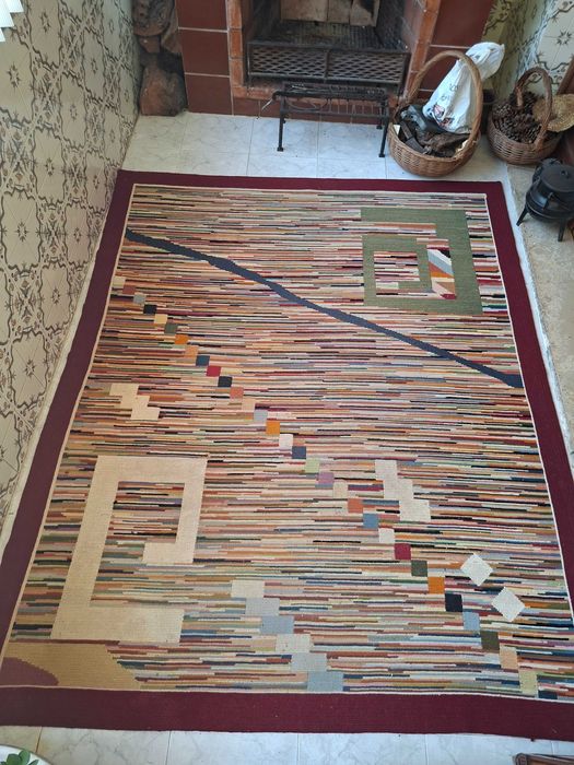 Tapetes de Arraiolos desenho moderno ou contemporâneo - Dim - 2.20 x 1.76m