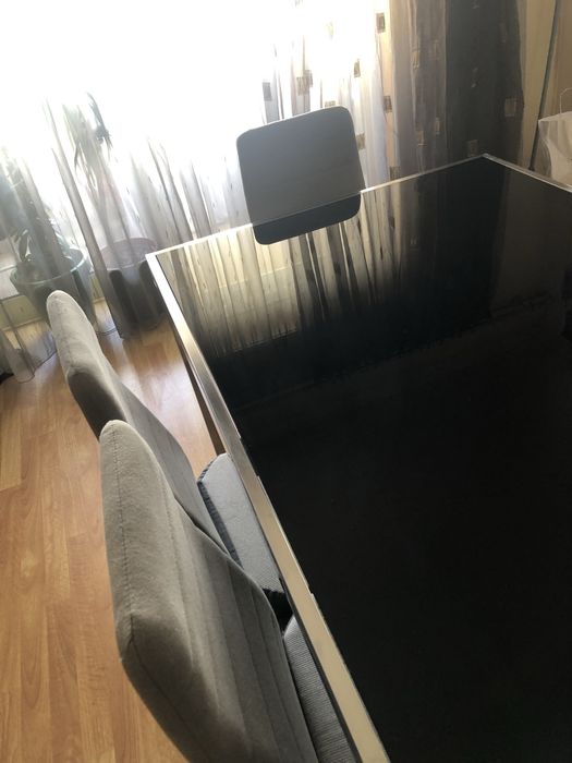 Mesa Jantar metal e vidro negro