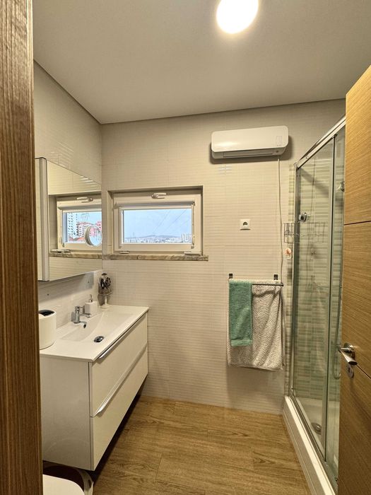 Apartamento T2 totalmente mobilado à venda na Rua Aquilino Ribeiro, 24