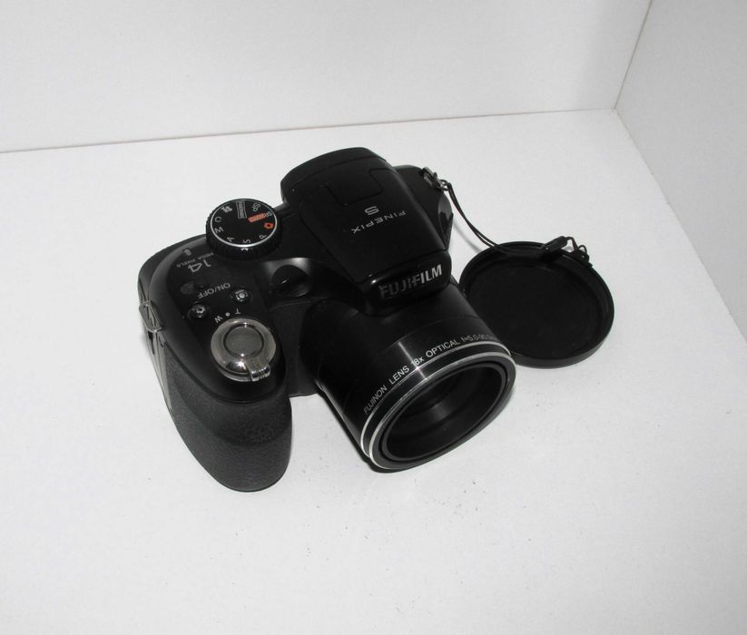 Digital Camera Fujifilm FinePix S2980 14MP 18x HD